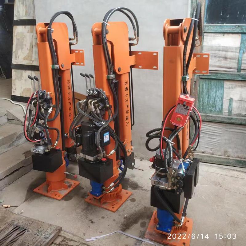 静乐县重汽蓝牌随车吊 3.2吨 国六动力强 液压驱动 农用自卸起重机